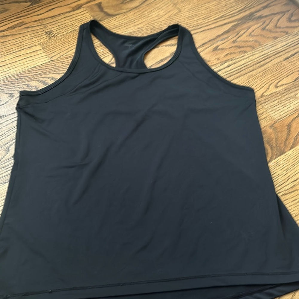 Black sporty tank top. Kids XL.